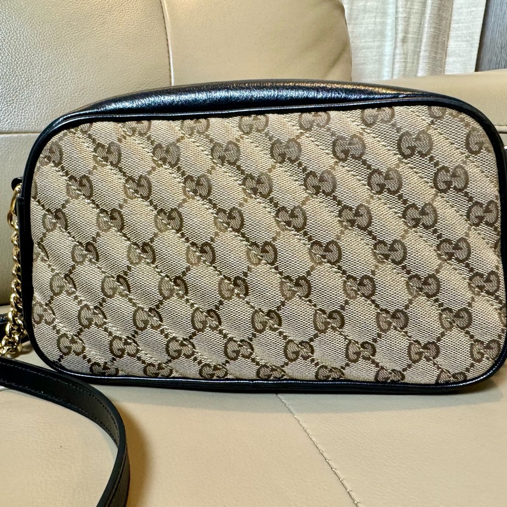 Sold xxx Gucci Marmont GG Supreme Canvas quilted camera bag - Picture 2 of 9